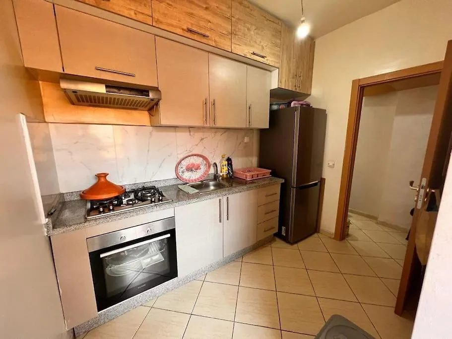 Appartement A Cote De L\'Aeroport contacts